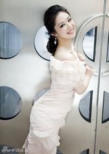 组图：上官婉儿涂黎曼清新写真典雅高贵