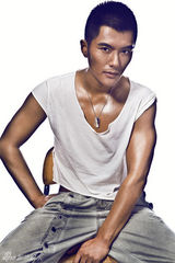 组图：沈泰硬汉写真 古铜肌肤型男诱惑