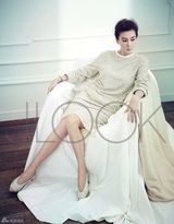 高清组图：韩国演员黄新惠写真展都市干练范儿