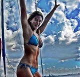 组图：超模芭儿-莱法利以色列度假 比基尼秀身姿