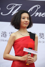 高清组图：董洁亮相憔悴消瘦 疑劳累过度压力大