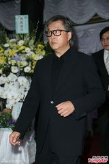 组图：高凌风公祭好友送行 儿子盼争产风波平息