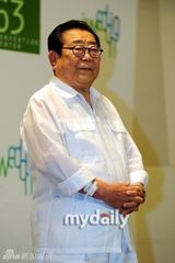 组图：韩名嘴姜虎东等贺张润贞完婚送祝福