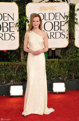 高清图：妮可-基德曼着白裙高贵亮相 气质出众