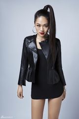 组图：茱迪最新性感活力写真大秀修长美腿