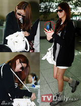 组图：韩团 After School 成员UEE赴泰国拍广告 机场秀养眼美腿