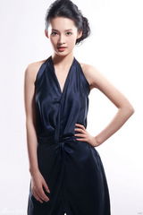 组图：《花开半夏》主演李沁最新写真曝光