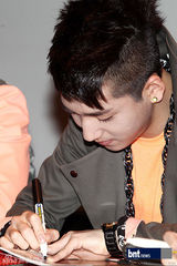 组图：韩国男子组合B1A4举办新碟粉丝签名会