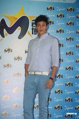 组图：何润东回应“地下女友”传闻 望40岁前成婚