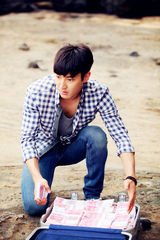 组图：《亿万继承人》曝剧照 崔始源于小彤对决