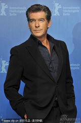 幻灯图集：《捉刀手》亮相 伊万与布鲁斯南比帅