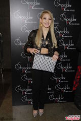 组图：2NE1队长CL亮相酒会 黑色皮装性感有型