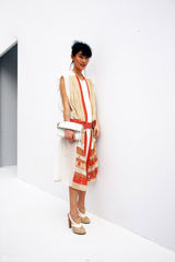 组图：IT GIRL陈燃现身巴黎时装周Chloé秀场