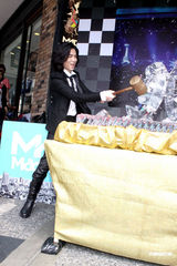 高清：萧敬腾推出“洛克先生”演唱会DVD