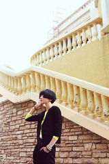 组图：时尚设计师夕又米街拍似潇洒美少年