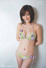 组图：日本模特杉本有美展深V诱惑