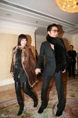 幻灯：罗嘉良与苏岩大婚 马德钟马景涛到场