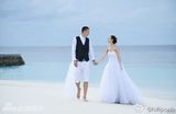 组图：孙悦与模特爱妻婚纱照曝光