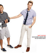 组图：同志情侣齐登时尚品牌大片 相拥幸福满溢