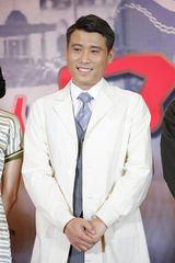 组图：《虎口拔牙》发布会 姜武证实片酬下降