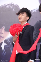 组图：师兄林宥嘉香港“打人” SIGMA组合称是误会