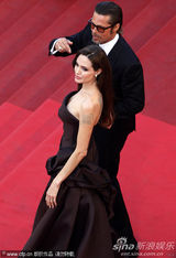 高清组图：《生命之树》首映 朱莉皮特亮相秀恩爱