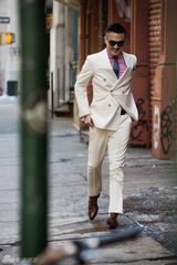 组图：于小伟现身纽约街头绅士风