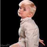 组图：迈克尔-杰克逊罕见家庭照温馨抱娃