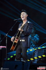 组图：关楚耀个唱邀张学友坐阵 遗撼谭咏麟未到