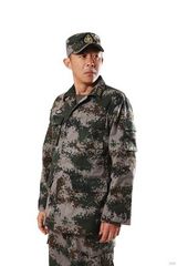 组图：《麻辣女兵》热播 侯勇跟90后搭戏有代沟