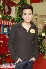 组图：马国明直言无拍拖热情 出席活动献唱