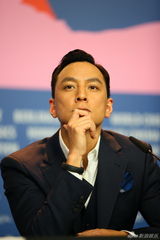 组图：柏林《魔警》见面会 吴彦祖张家辉亮相