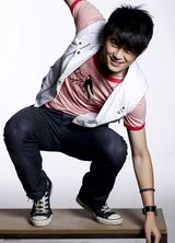 高清组图：80后阳光男孩王睿帅气写真