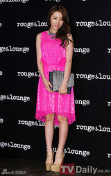 组图：韩星尹恩惠韩彩英CNBLUE等亮相品牌活动