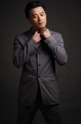 组图：蒋毅率性写真演绎都市质感型男