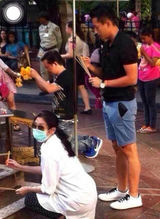 组图：大S挺5月巨肚陪汪小菲逛街 吴佩慈随行