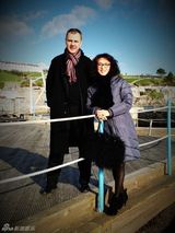 组图：金星与老公现身秀恩爱 称生活底线很低