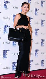 组图：尹恩惠BoA等出席活动火辣身材大比拼