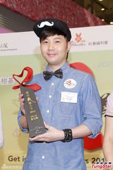 组图：陈婉珍出席活动 二女传情变问题拒受访