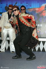 组图：吴宗宪康康为高凌风追思会宣传