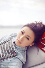 组图：甘薇写真霸气十足 眼神凌厉冷艳唯美