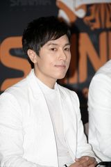 高清组图：韩团神话14周年纪念演唱会盛况空前