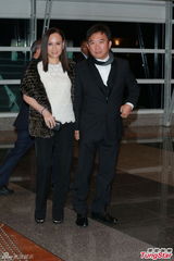 组图：汪圆圆婚礼甜蜜长吻 吴君如李嘉欣等到场