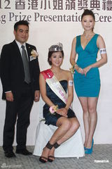 组图：朱晨丽超低装谷胸抢镜 张名雅表弟被屈为男友