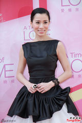 组图：钟嘉欣与延政勋合作电影 取昵称擦火花