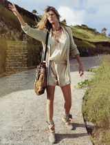 组图：吉赛尔-邦辰穿透视白裙登《Vogue》封面