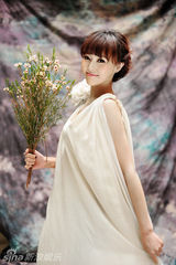 组图：唐嫣变身夏日女神 清凉打扮秀诱惑眼神