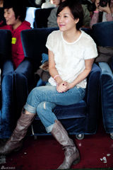 组图：徐静蕾低调现身影迷会 十周年情谊泪洒现场