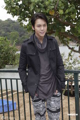 组图：陈伟霆阿Sa(蔡卓妍)经济互独立 将赴日拍片自备干粮