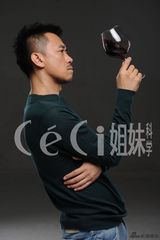 组图：王学兵杂志写真 演绎“活色生香”戏码